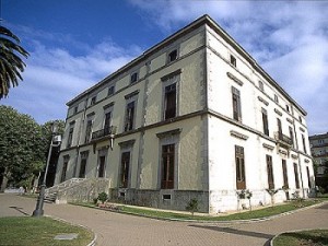 Papercraft building imprimible y armable del Palacio de Manzanedo en Cantabria. Manualidades a Raudales.