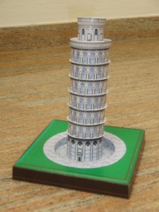 Papercraft building imprimible y armable de la Torre de Pisa. Manualidades a Raudales.
