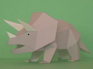 Papercraft recortable del Dinosaurio - Triceratops. Manualidades a Raudales.